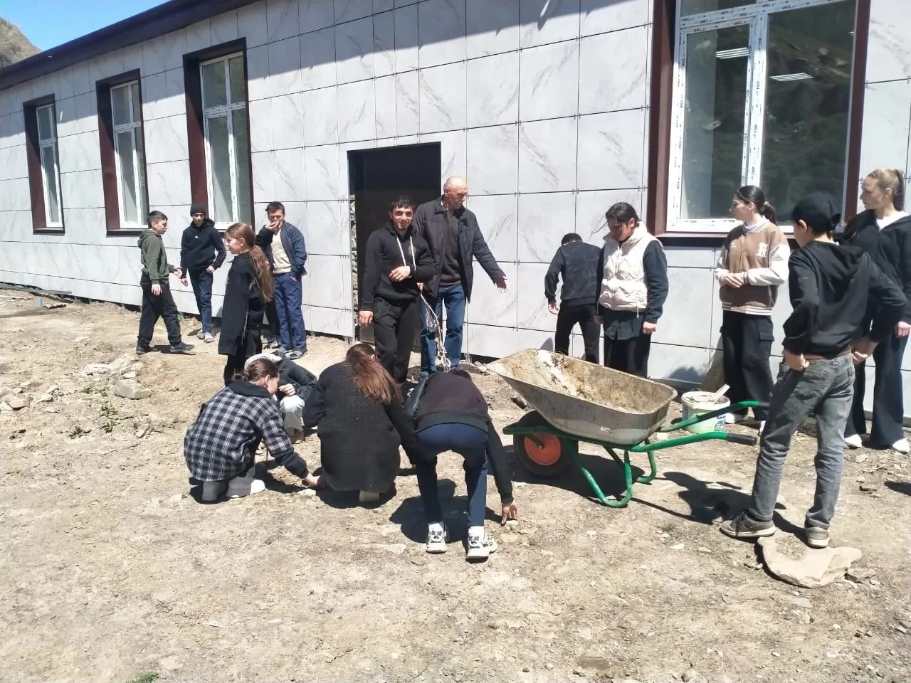 Жители Курахского района присоединились к общероссийскому субботнику