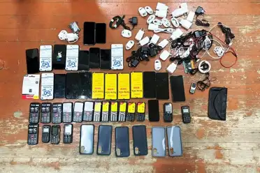 В Дагестане пресекли попытку проноса мобильных телефонов и SIM-карт в следственный изолятор