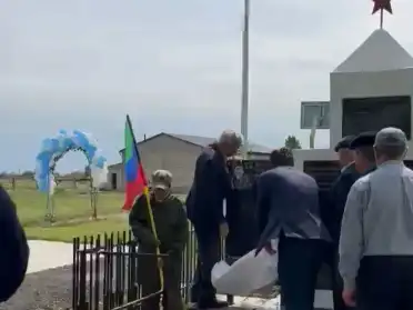 В Тляратинском районе открыли памятную доску погибшему участнику СВО Мирзе Муртазалиеву