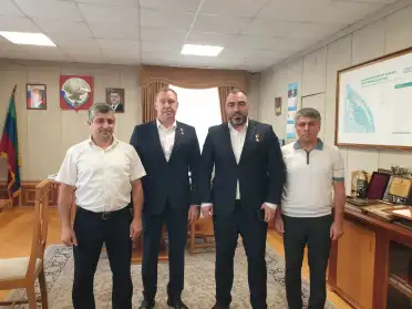 Герои России Энвер Набиев и Олег Лобунец посетили Каякентский район