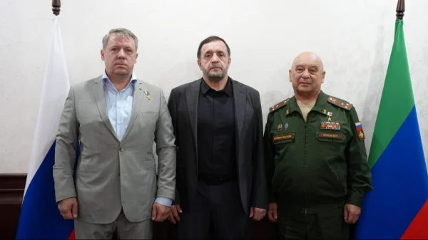 Хасавюрт в рамках проекта «Вахта Героев Отечества» посетили Герои России Валерий Куков и Владимир Захаров