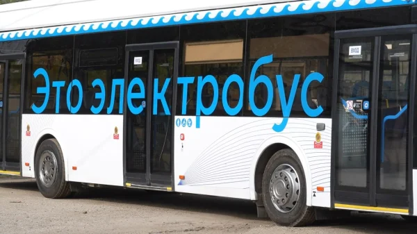 В Махачкале впервые в тестовом режиме на городской маршрут вывели электробус