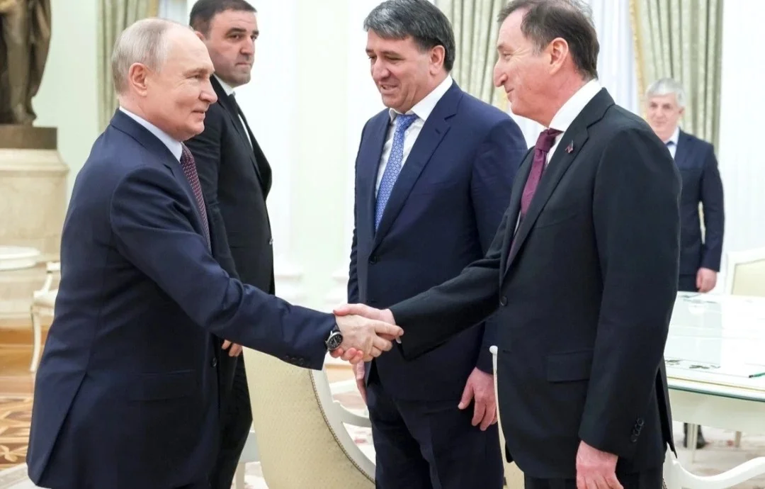 Владимир Путин поддержал новые кадровые назначения в Дагестане и обсудил помощь пострадавшим от стихии