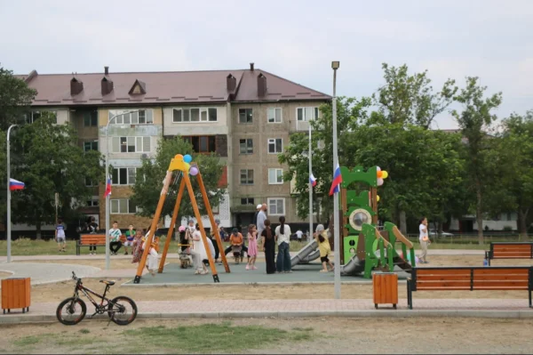 В поселке Дубки Казбековского района в рамках нацпроекта открыли новый парк