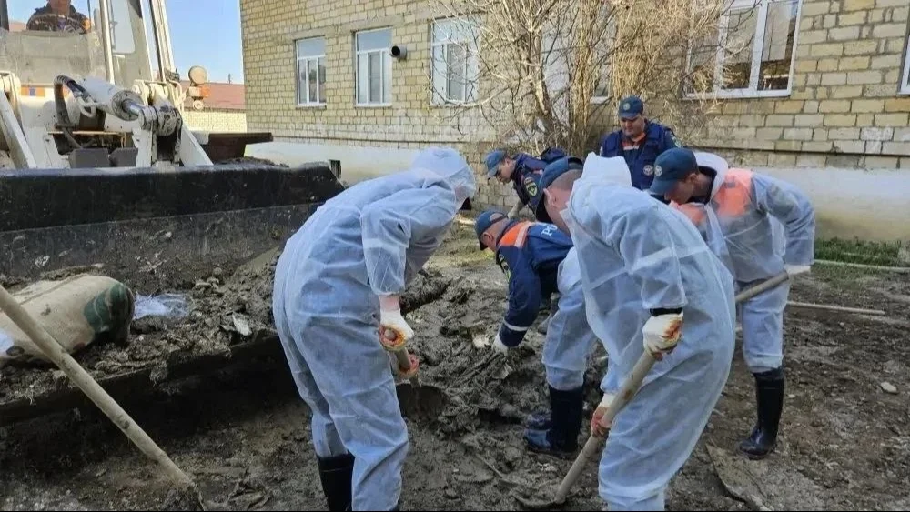 МЧС и спасатели активизировали работы по ликвидации ЧС в Дербентском районе