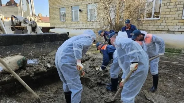 МЧС и спасатели активизировали работы по ликвидации ЧС в Дербентском районе