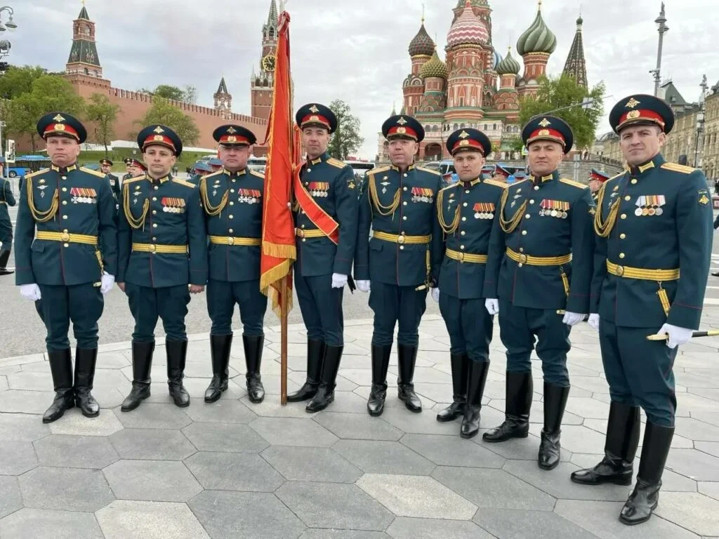 Внук павшего в 1941-м героя из Агульского района прошел победным маршем по Красной площади