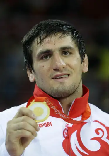 Олимпийский чемпион Ширвани Мурадов вернется на борцовский ковер спустя 14 лет