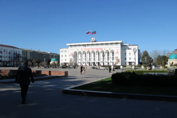 Делегация из Оренбургской области помогает Дагестану восстанавливать пострадавшие от стихии объекты