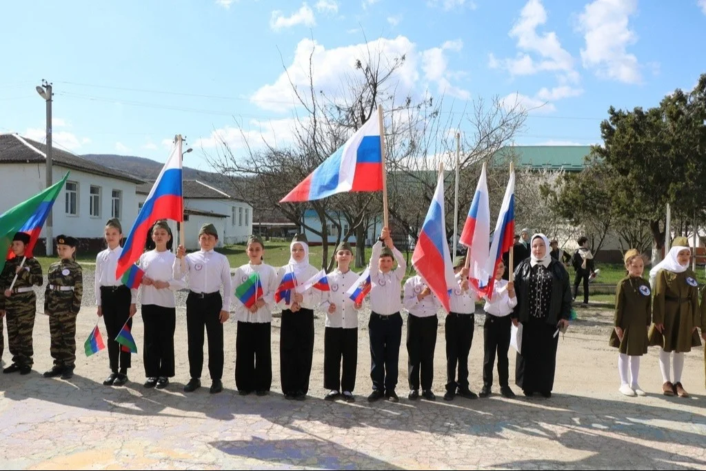 В Казбековском районе дали старт военно-патриотической игре «Зарница 2.0»