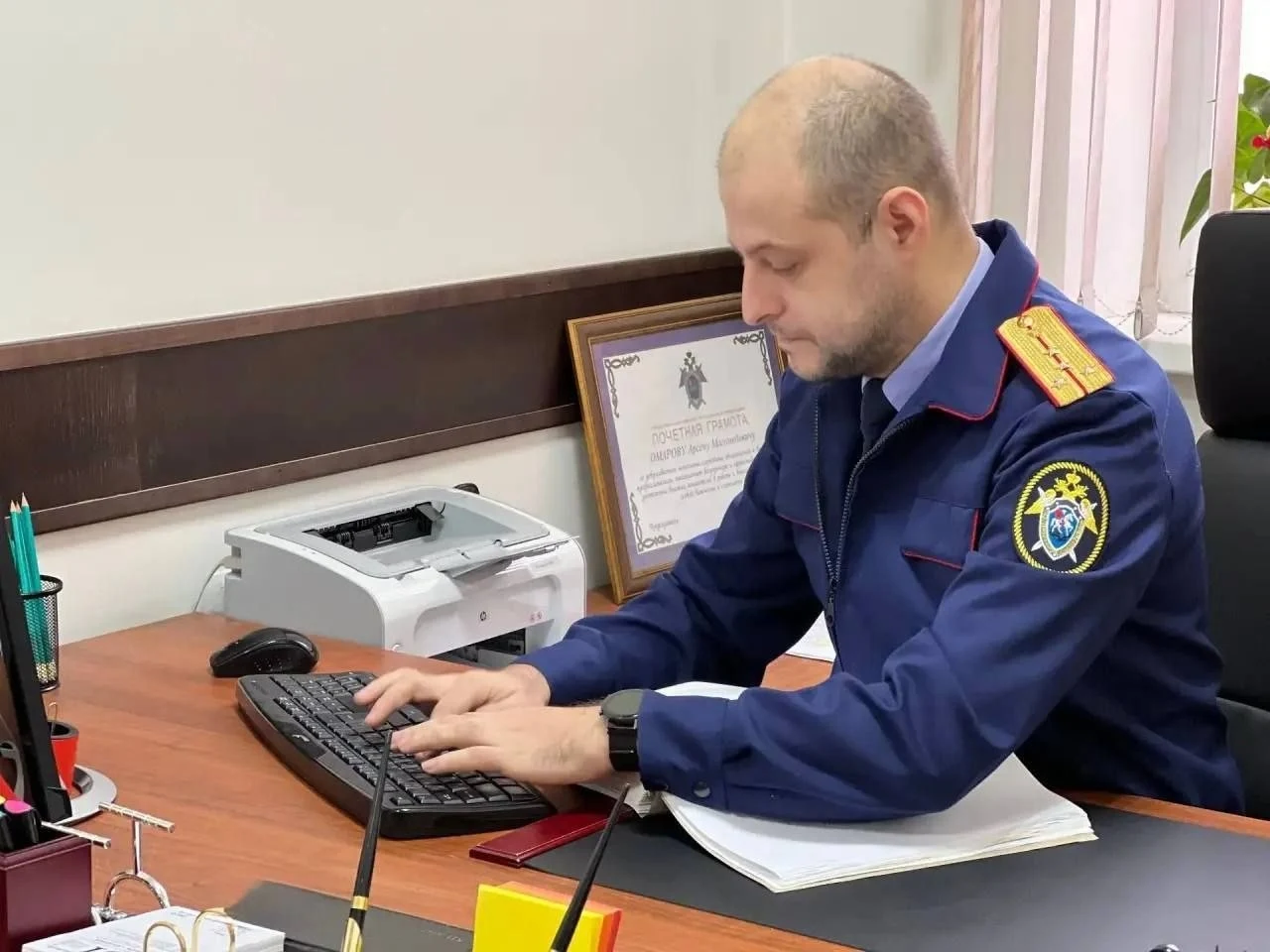 Возбуждено уголовное дело по факту травмирования ребенка на детской площадке в Каспийске