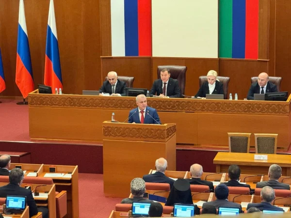 Руководитель фракции КПРФ в НС РД Самир Абдулхаликов представил приоритетные направления развития Дагестана