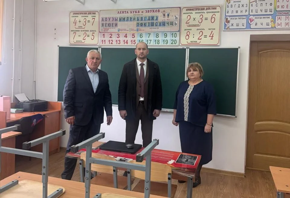 Глава Кизляра Иван Лазурков проводит мониторинг образовательных учреждений города