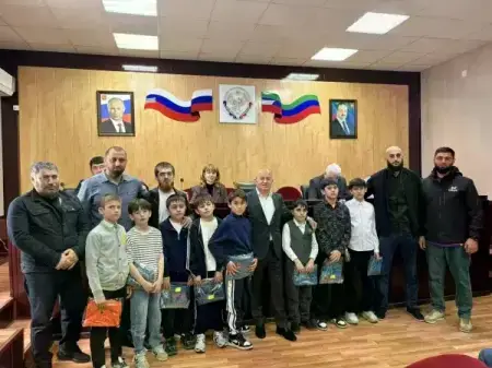 Глава Бабаюртовского района чествовал победителей Любительской футбольной лиги Дагестана