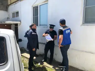 В Дербентском районе газовики и приставы изъяли имущество у должников за газ