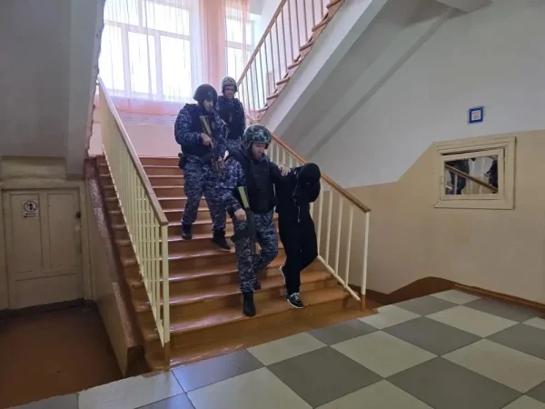 Дагестанские росгвардейцы отработали защиту школ и детсадов от террористических угроз