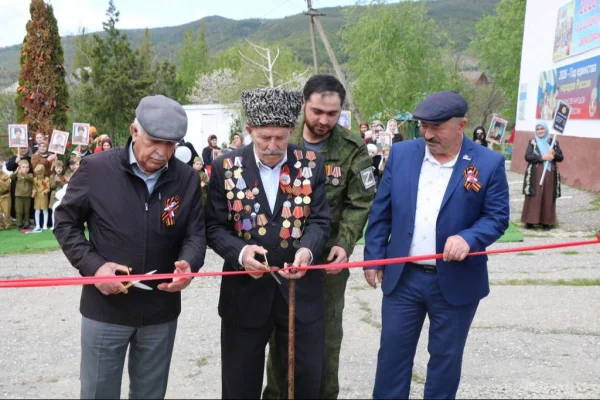 В канун Дня Победы в детсаду села Дылым Казбековского района открыли памятник «Белым журавлям»