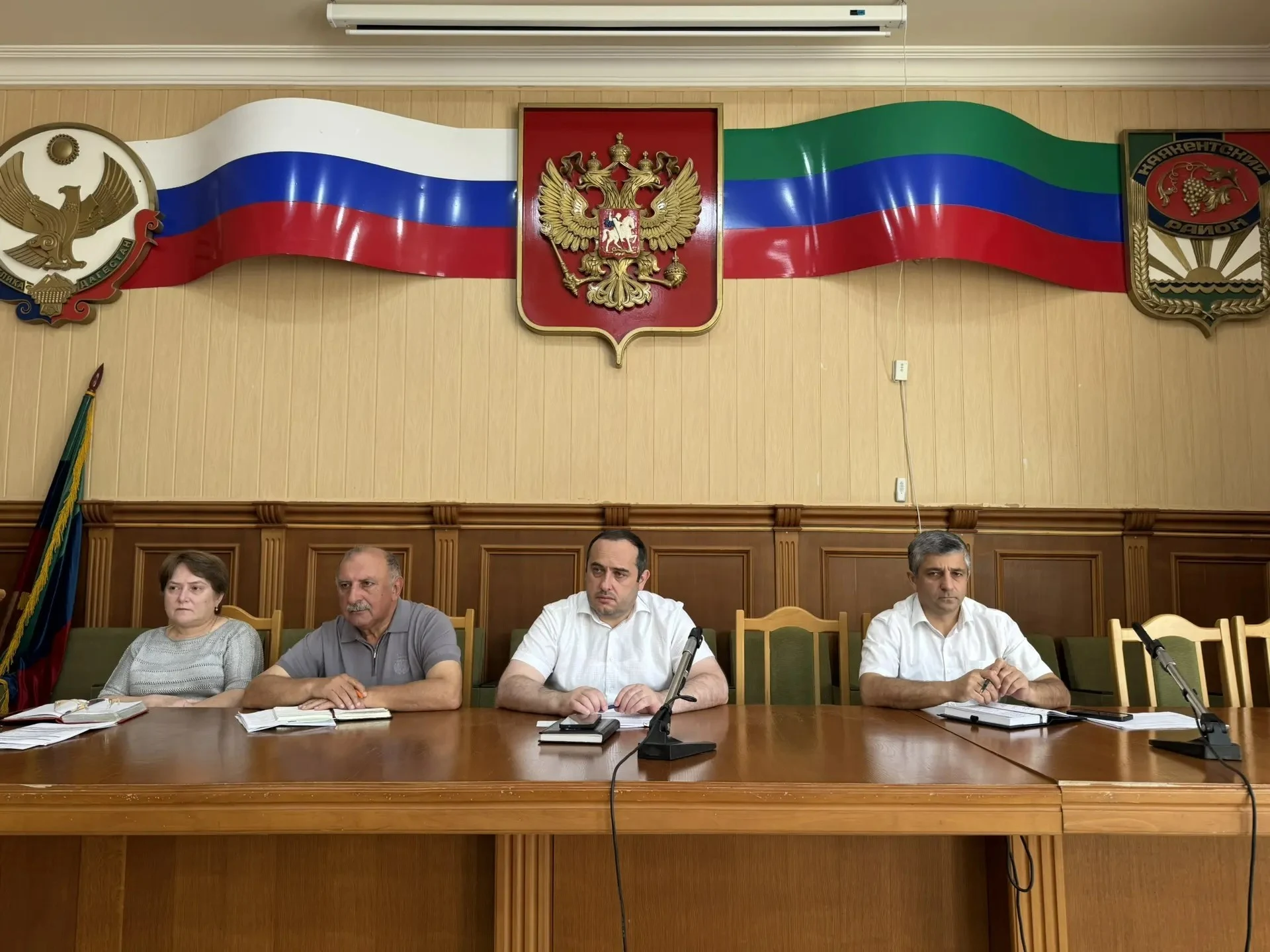 Старту купального сезона в Каякентском районе посвятили аппаратное совещание