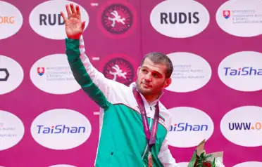Олимпийский чемпион Магомед Рамазанов возвращается на ковер после травмы