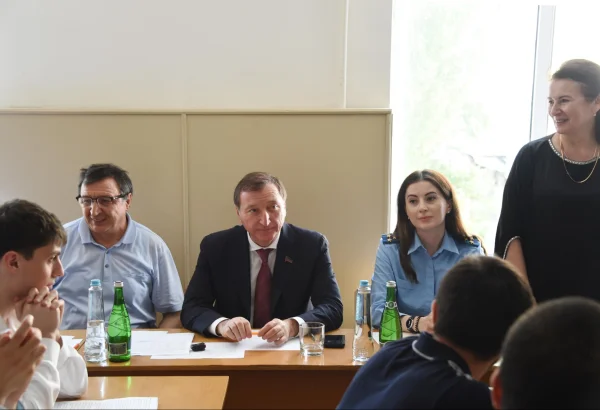 Заур Аскендеров оценил уровень подготовки выпускников Юридического института ДГУ