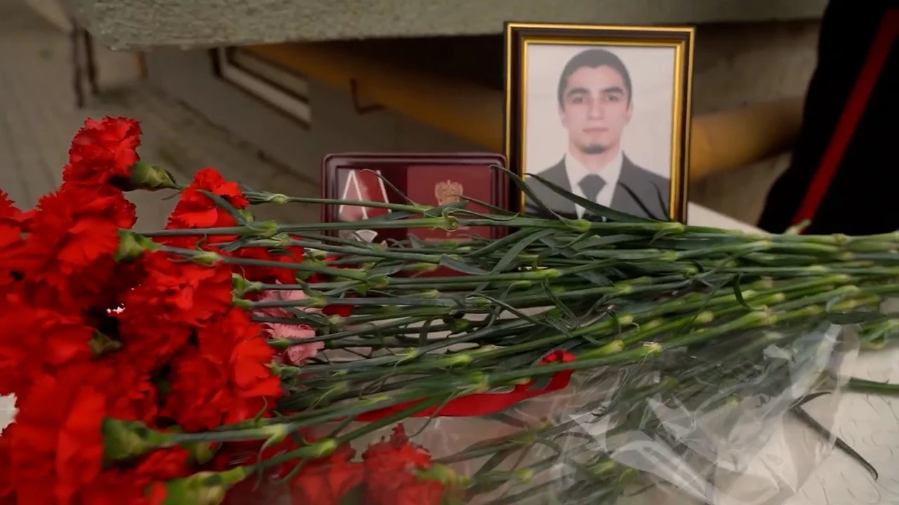 В Дербенте открыли мемориальную доску кавалеру ордена Мужества Ярмету Ярметову