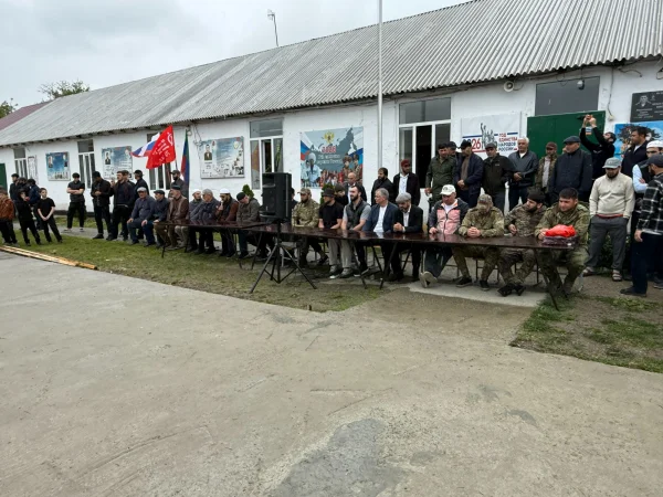 Руководство Тляратинского района приняло участие в турнире по вольной борьбе памяти погибших участников СВО