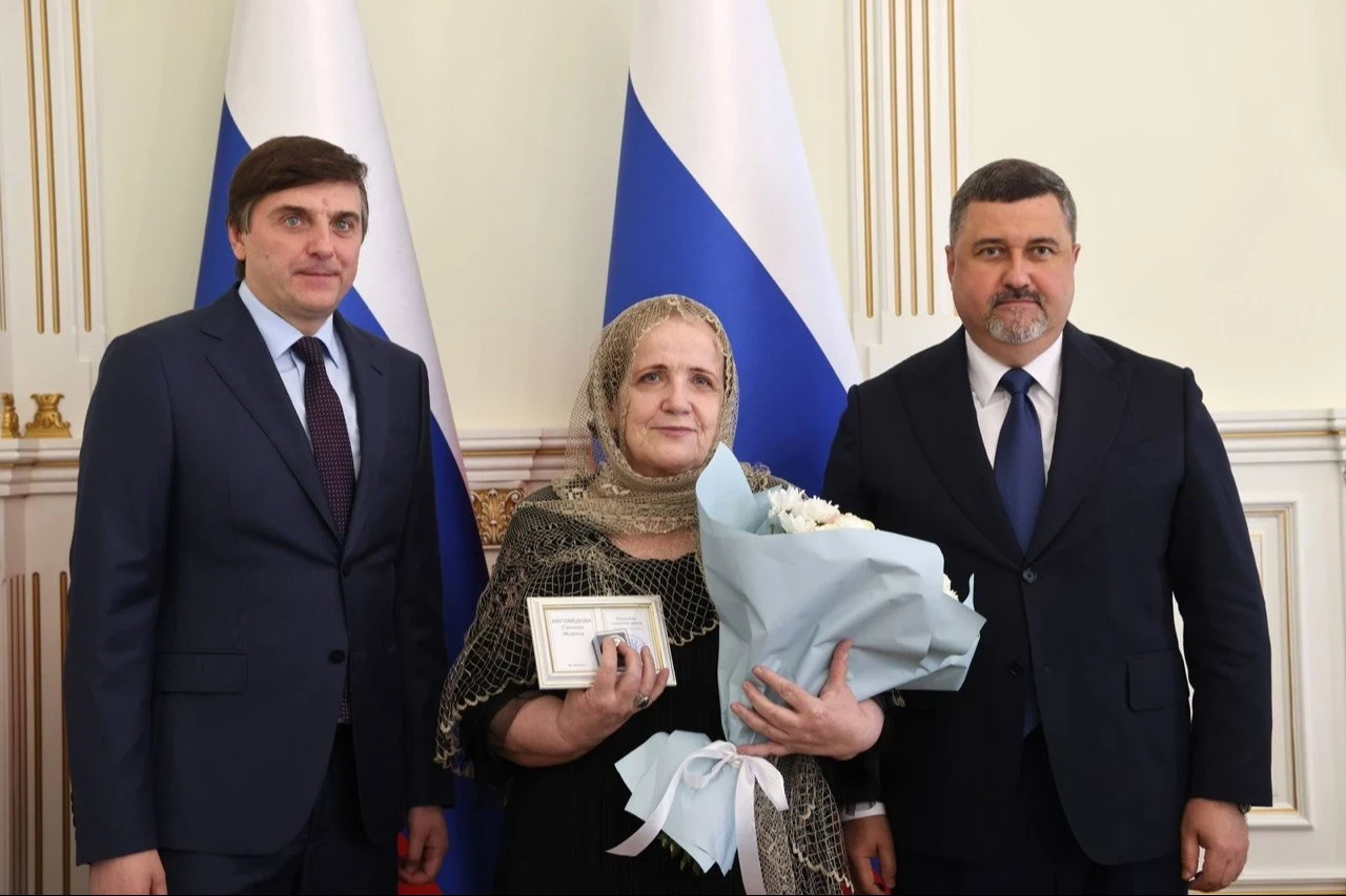 Педагог из Кизилюртовского района Сакинат Магомедова удостоена звания «Почётный наставник»