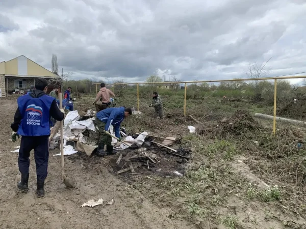 Волонтеры «Единой России» и «Молодой гвардии» продолжают оказывать помощь пострадавшим в Дербентском районе