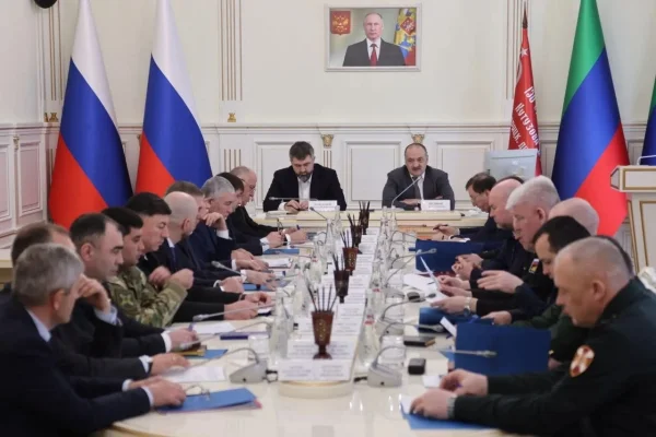 Сергей Меликов провел совещание по вопросам подготовки к военной службе и отбору в военные вузы