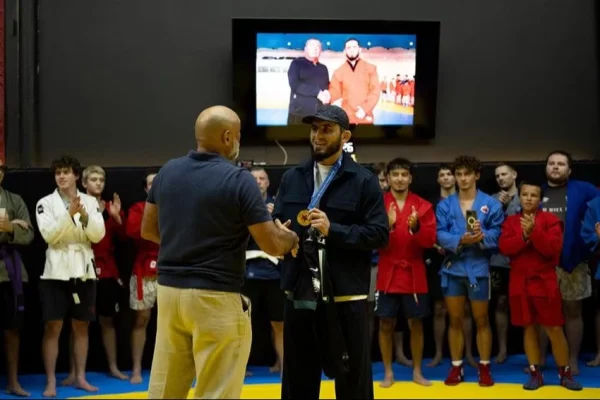 Ислам Махачев получил медаль чемпиона США по самбо