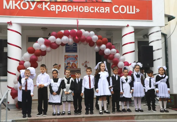 В Кизлярском районе День знаний отметили более 11,4 тысяч школьников