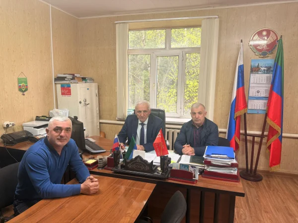 В Тляратинском районе обсудили порядок выплат пострадавшим от оползней жителям села Саниорта