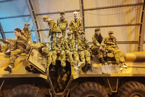 Махачкалинские школьники побывали в гостях у бойцов ОМОН «Горец»