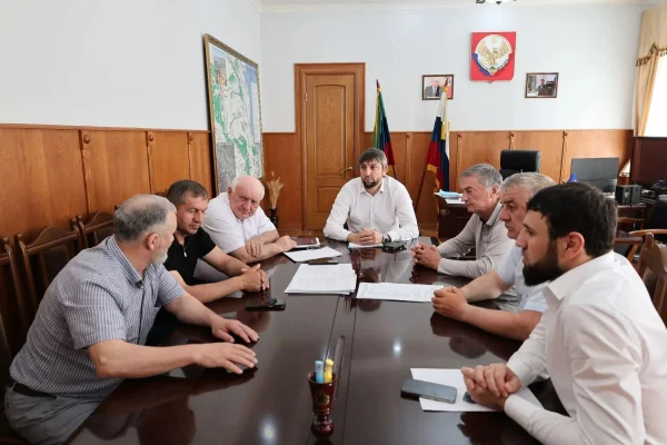 Власти Карабудахкентского района встретились с аграриями муниципалитета