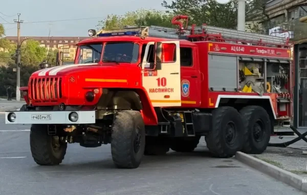 В Хасавюрте при пожаре в многоэтажке спасли 5 человек и эвакуировали 20 жителей