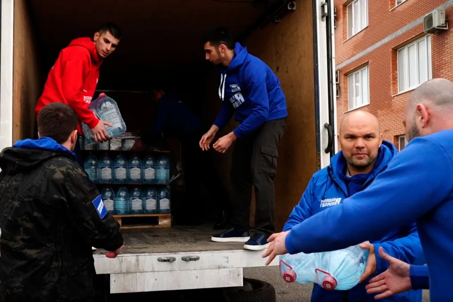 МГЕР передала спецтехнику для просушки домов после наводнения в Хасавюртовском районе