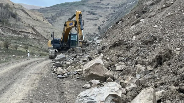 Дорожники Дагестана восстановили движение на 141 участке после паводков