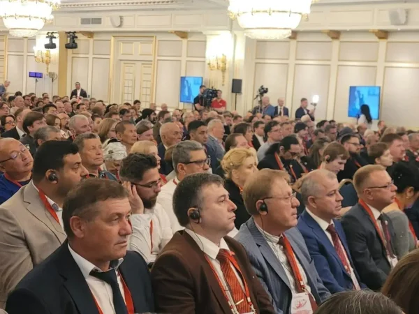 Лидер КПРФ Дагестана Самир Абдулхаликов участвует в III Международном антифашистском форуме в Москве