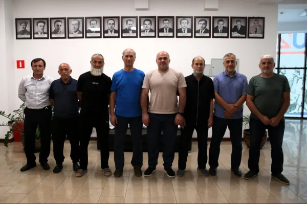 Сажид Сажидов поздравил команду ветеранов «Динамо» (Махачкала) с успешным сезоном