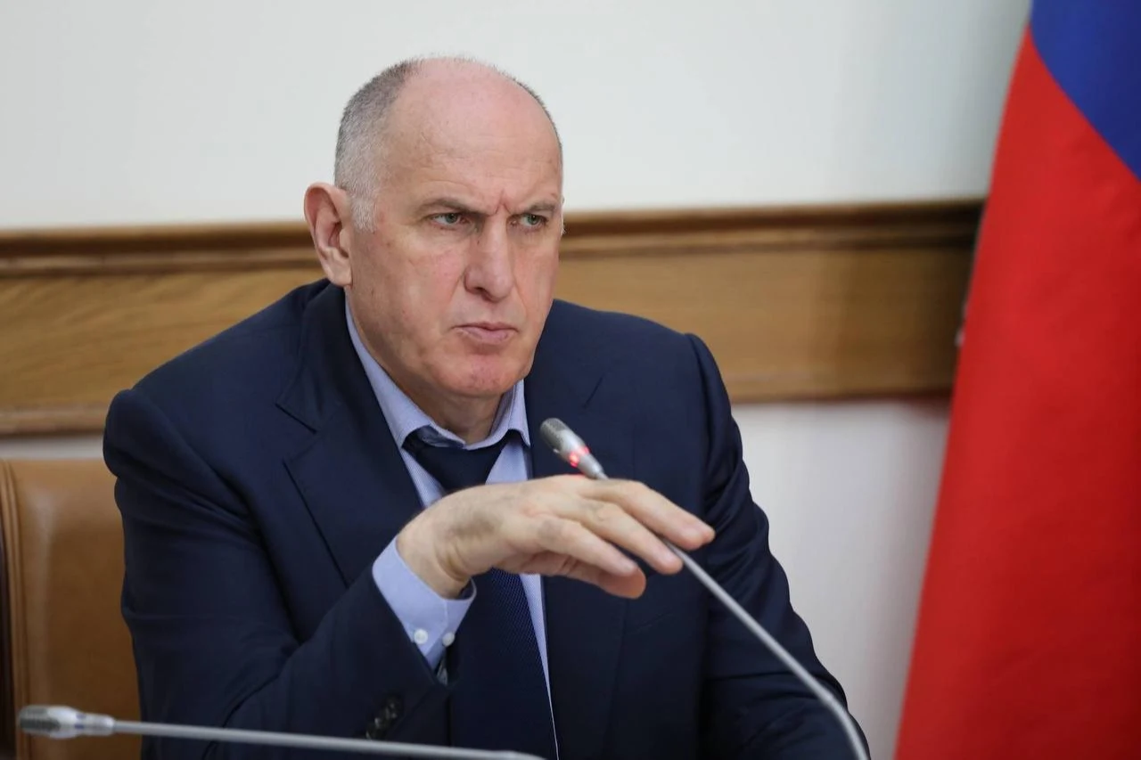 Абдулмуслим Абдулмуслимов поручил вести системный анализ ситуации в экономике