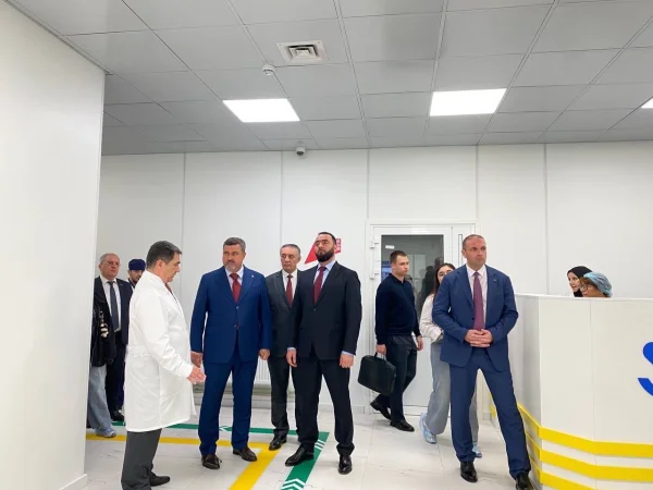 Федор Щукин посетил новое приемное отделение Республиканской клинической больницы скорой медицинской помощи