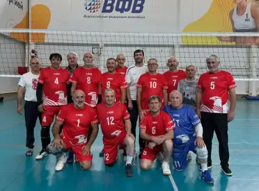 Ветераны дагестанского волейбола продолжают победное выступление на Чемпионате России