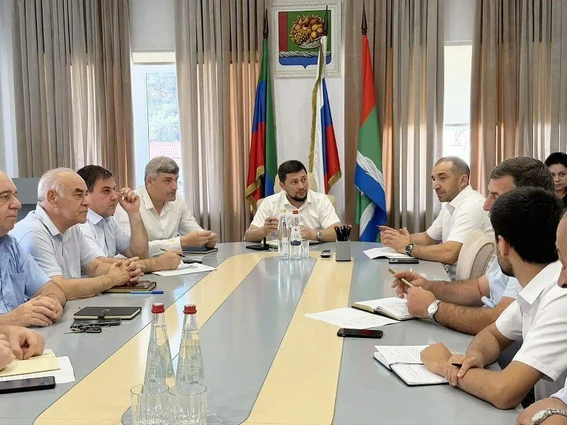 Власти Магарамкентского района обсудили проблемы с питьевой водой в райцентре муниципалитета