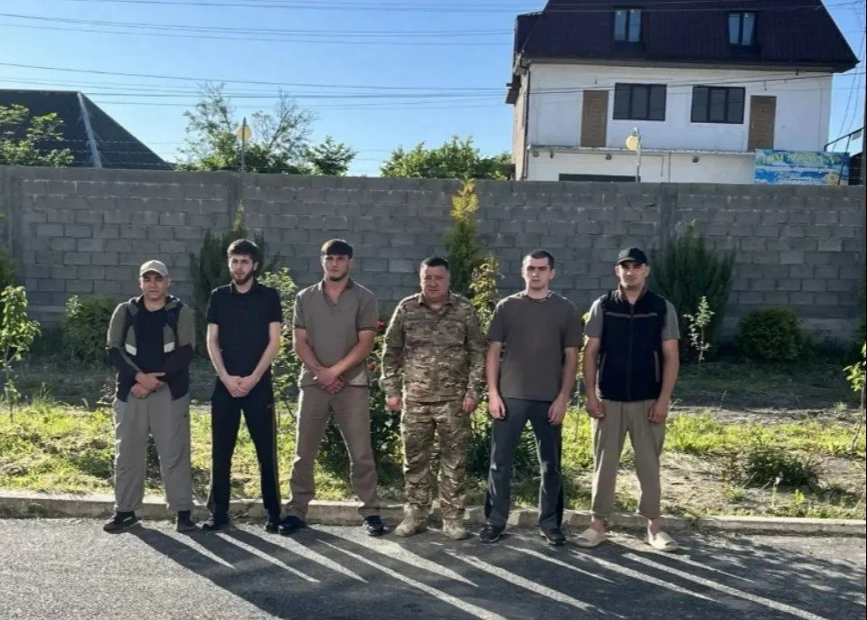 Очередная группа ребят отправилась из Магарамкентского района на службу в армии
