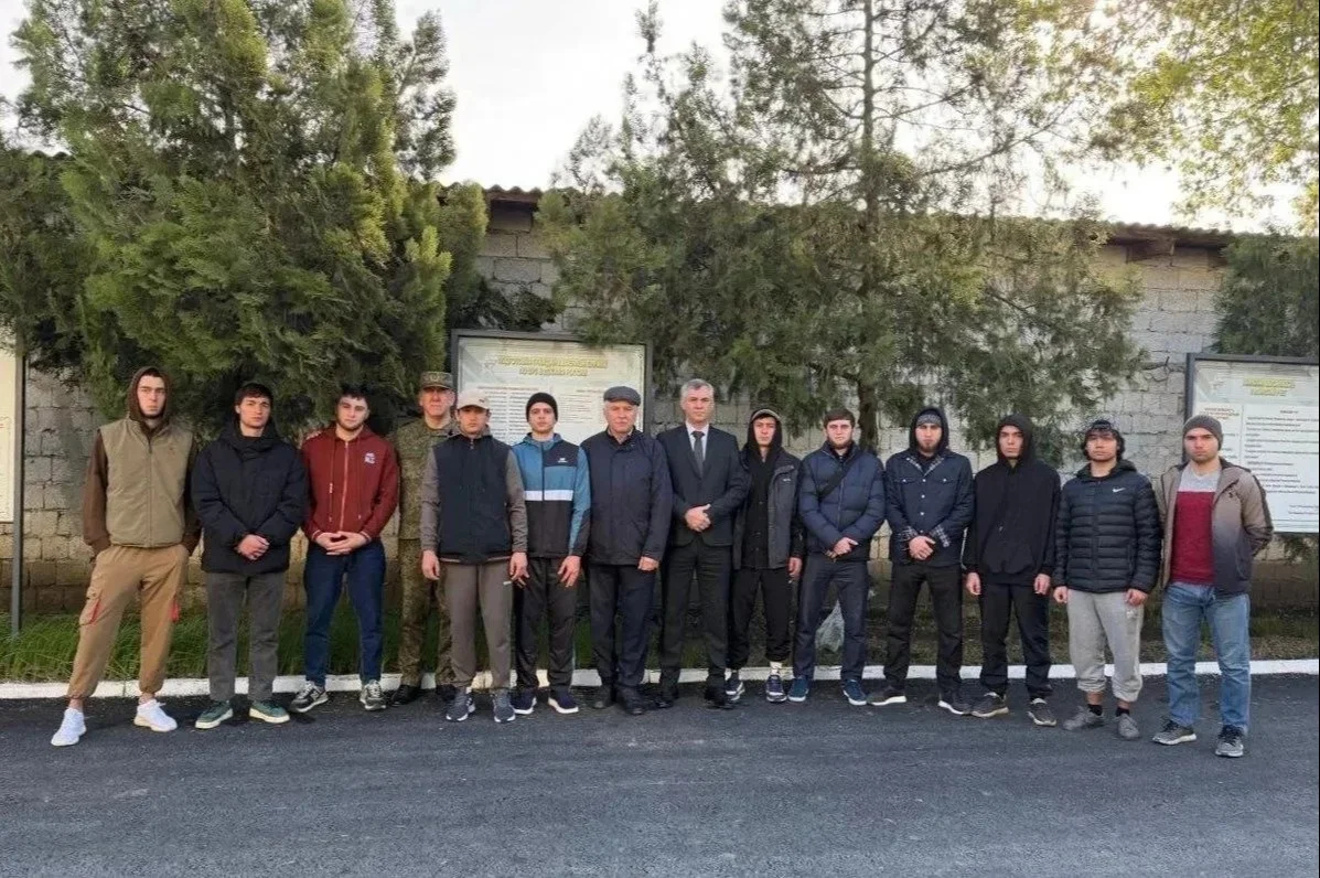 В Кизлярском районе проводили очередную команду новобранцев на срочную службу