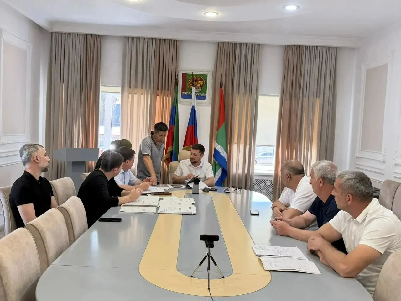 Власти Магарамкентского района встретились с пострадавшими от паводков жителями муниципалитета