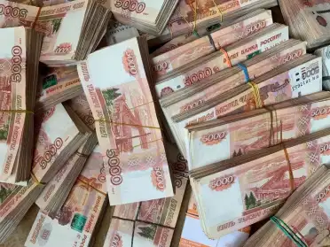 В аэропорту Махачкалы таможенники пресекли незаконный вывоз 22,5 млн рублей в Киргизию