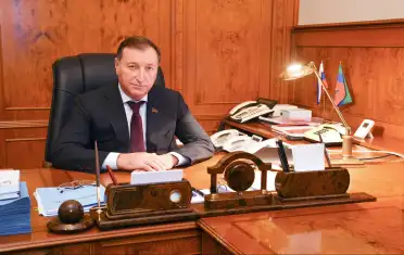 Заур Аскендеров поздравил работников и ветеранов строительного комплекса Дагестана с Днем строителя