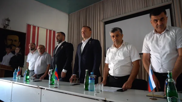 В Каякентском районе прошла встреча участников акции «Вахта Героев Отечества» с учениками Первомайской СОШ