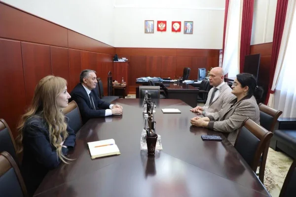 Абдурахман Махмудов обсудил с руководством Российского Красного Креста вопросы оказания помощи пострадавшим от паводков